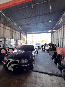 ASYA OTO LASTİK&YOL YARDIM Yerel İşletme fotoğrafı 3
